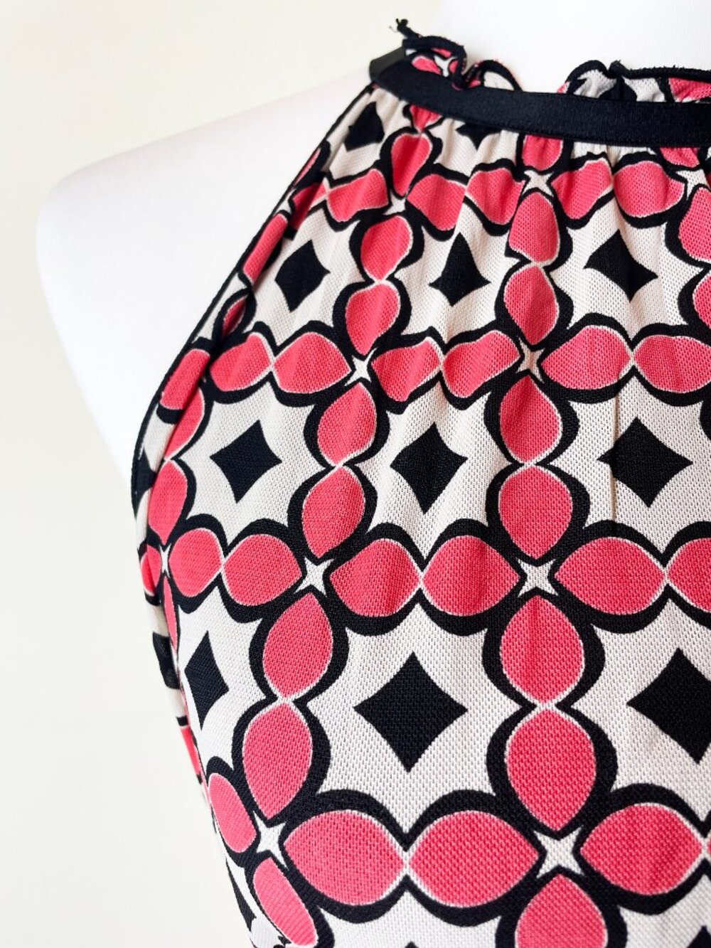 Max Studio Sleeveless Women's Halter Retro Top | Abstract Design Size S EUC - Picture 3 of 10